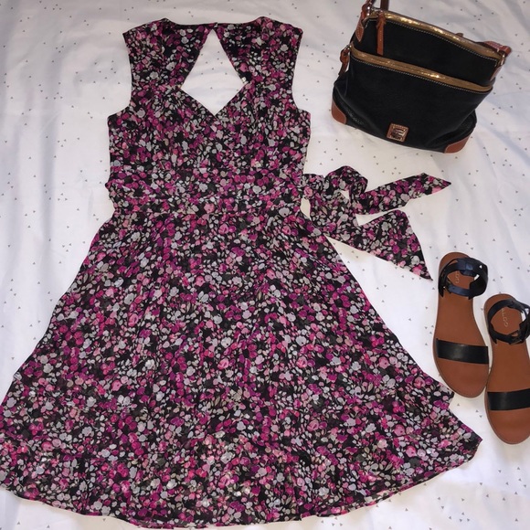 WHITE HOUSE/BLACK MARKET BLACK FLORAL SHEER DRESS - Picture 2 of 8